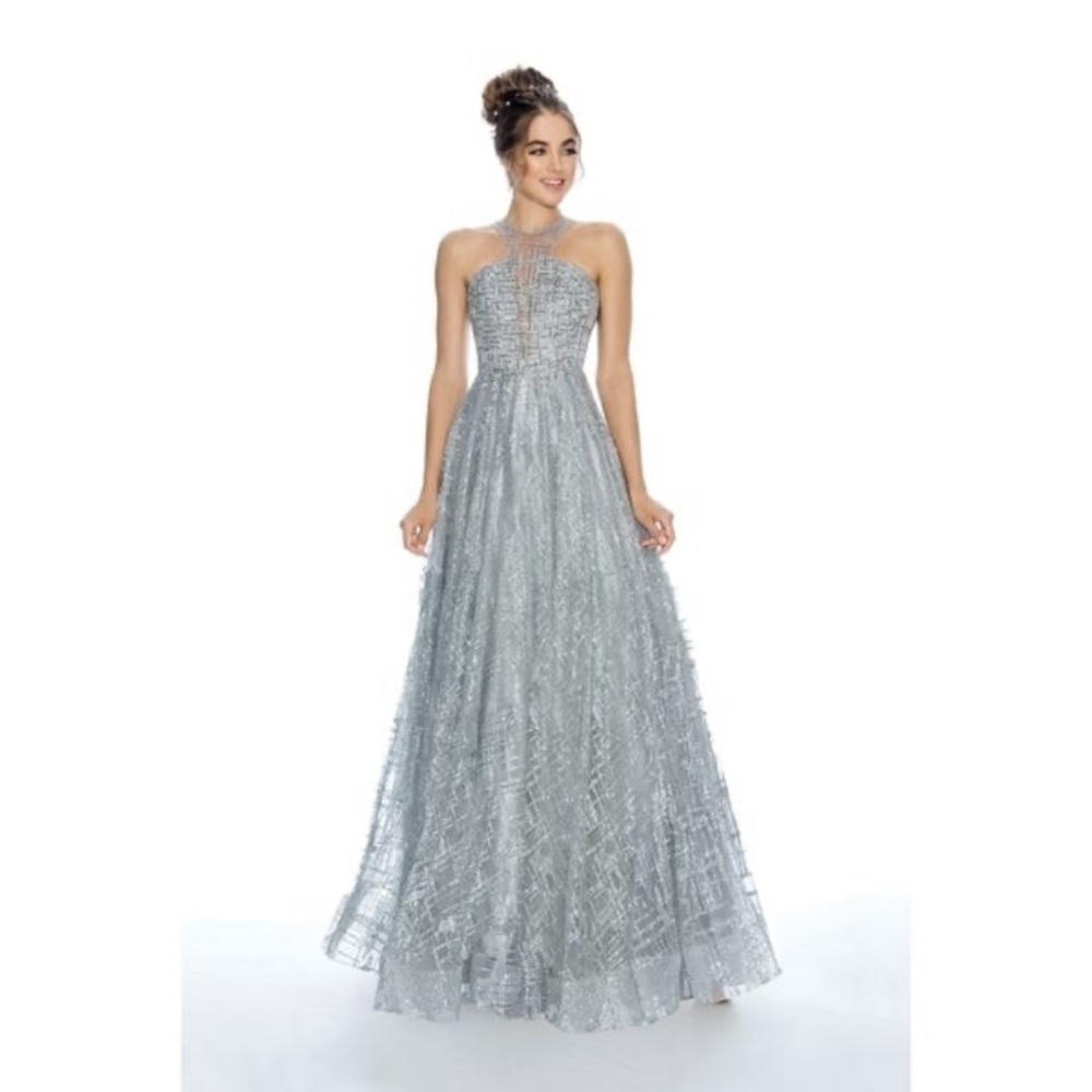 🚨FINAL MARKDOWN 🚨Beautiful Glitter Evening Gown